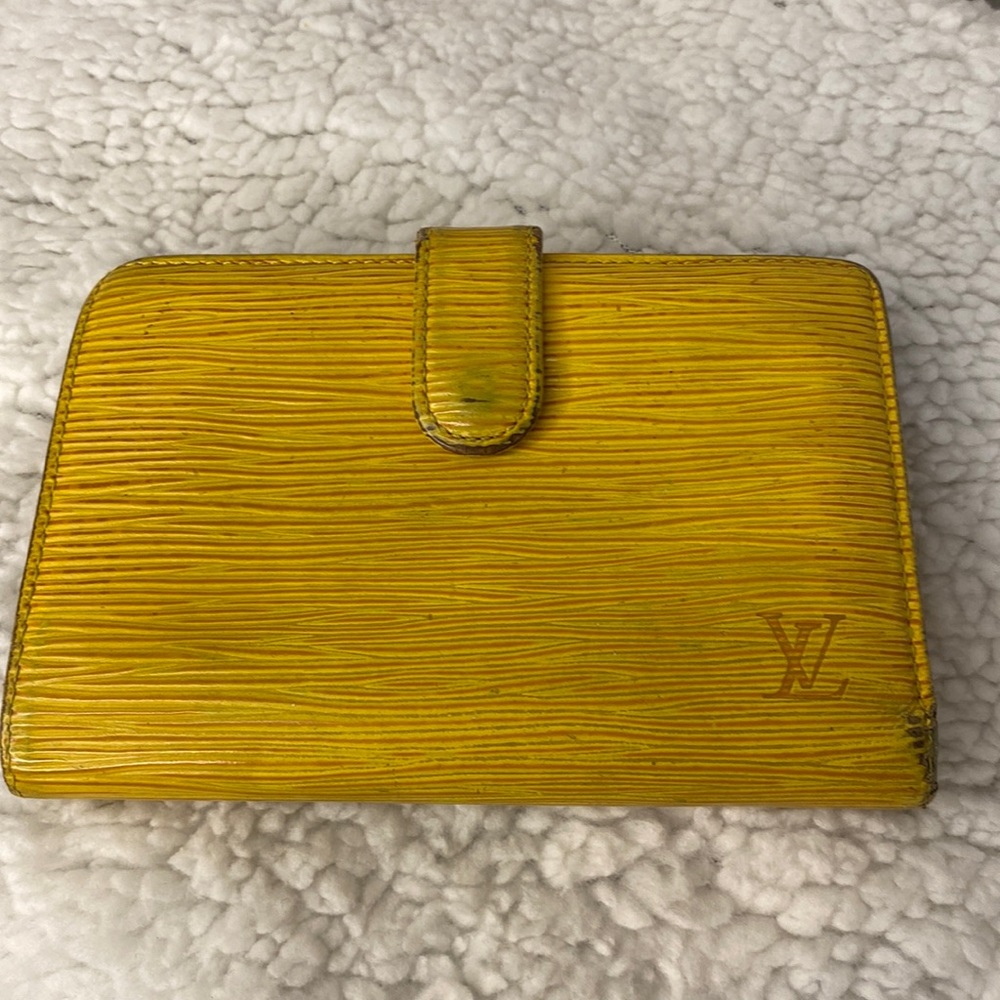 LOUIS VUITTON YELLOW EPI KISSLOCK WALLET